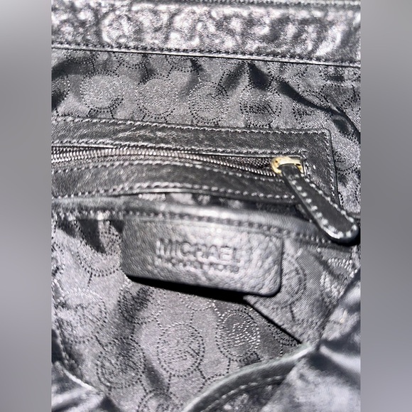 Michael Kors bag with gold details - Picture 5 of 11